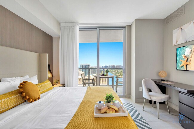 Building Photo - 4010 S Ocean Dr