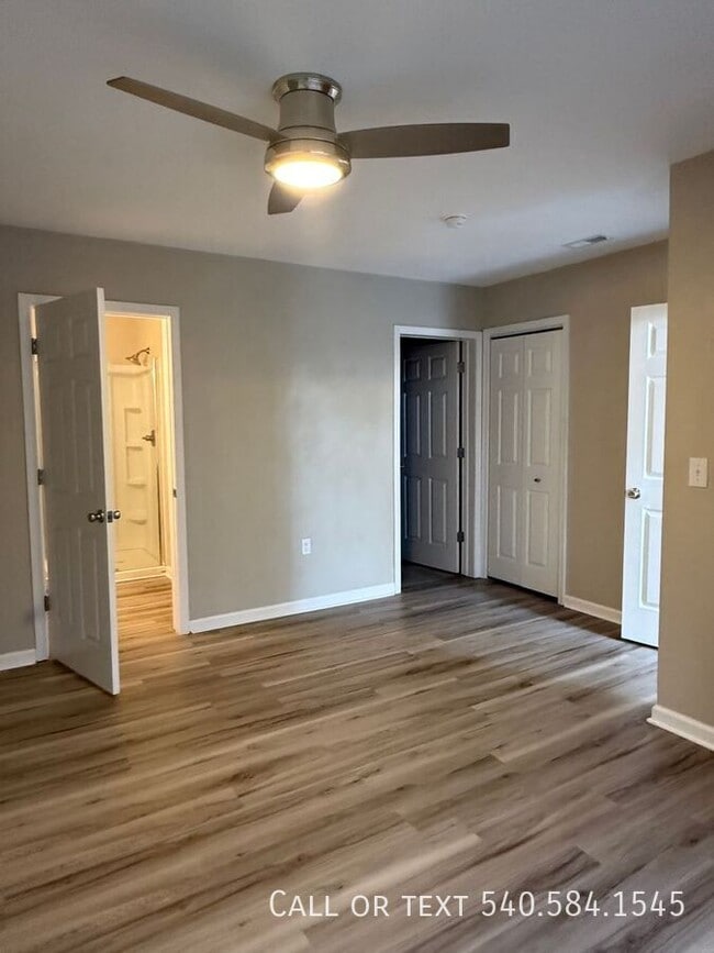 Building Photo - 160 Gretchen Ct