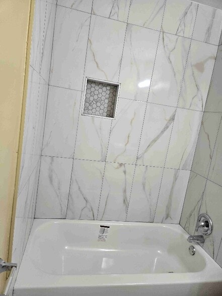 Building Photo - 716 SW 9th St