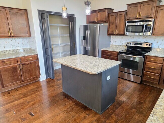 Building Photo - 3701 161st St