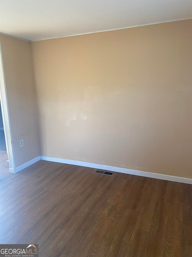 Building Photo - 103 Juniper Ln