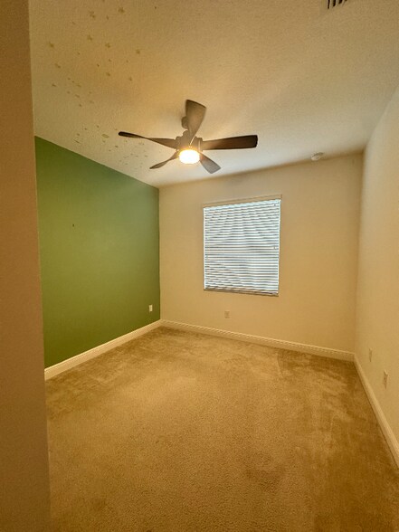 Building Photo - 16128 Mead St