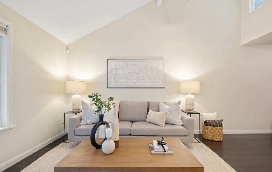 Building Photo - 4300 NE Sunset Blvd