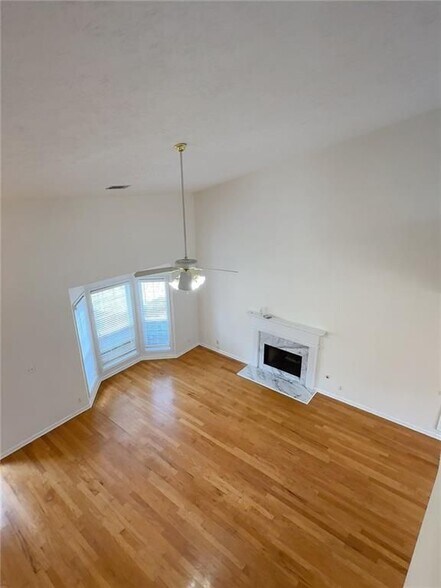 Building Photo - 5045 Saddle Bridge Ln