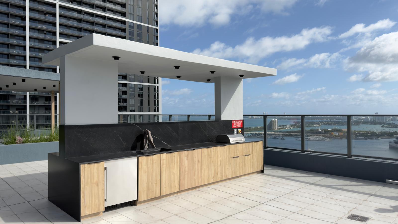 Building Photo - 121 NE 5th St