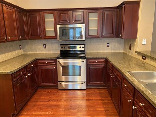 Building Photo - 207 Colonial Ln