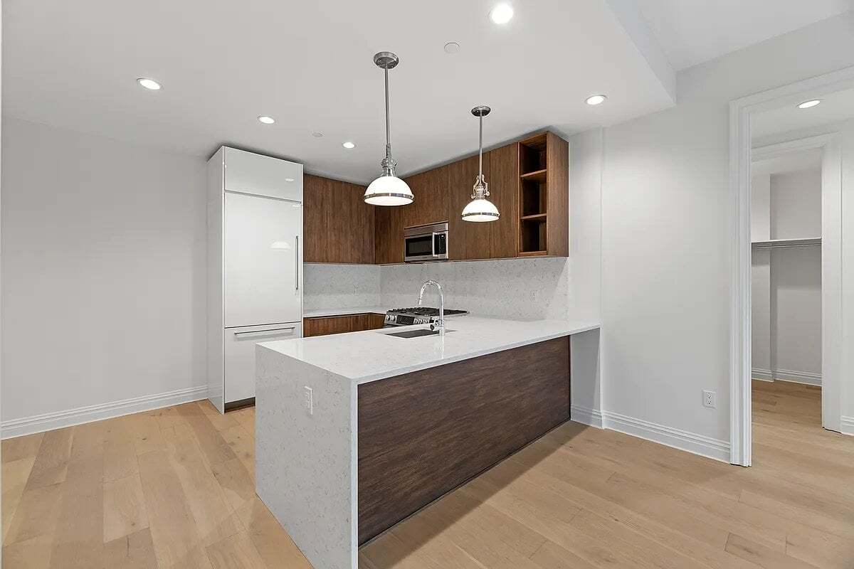 Building Photo - 127 W 112th St