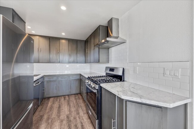 Building Photo - December MOVE IN SPECIAL $500 Off First Months Rent!