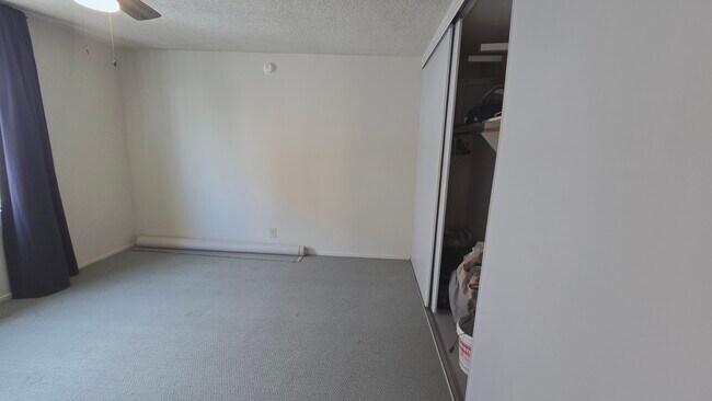 Building Photo - 526 S St Andrews Pl
