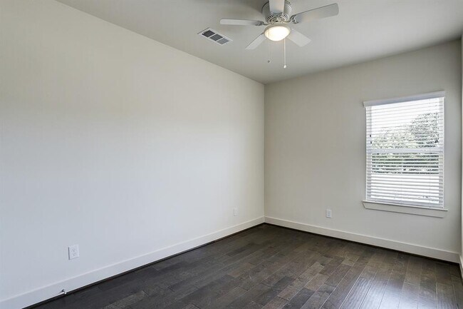 Building Photo - 9434 Kerrwood Ln