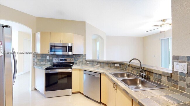 Building Photo - 12281 SW 121st Terrace