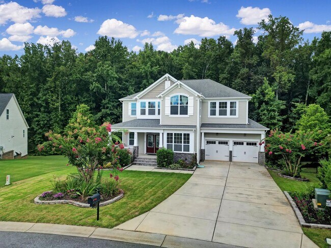 Building Photo - Gorgeous 4 Bed 3.5 Bath Home with Basement...