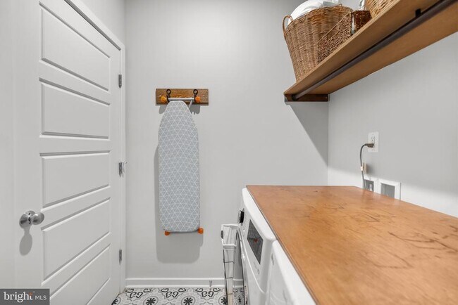 Building Photo - 42338 Nelsonville Ter