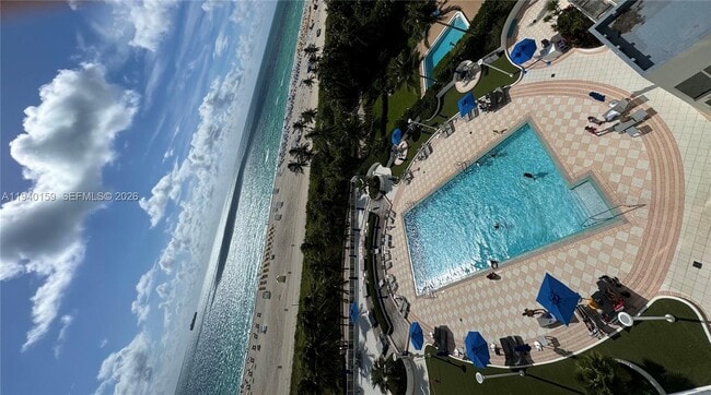 Building Photo - 100 Lincoln Rd