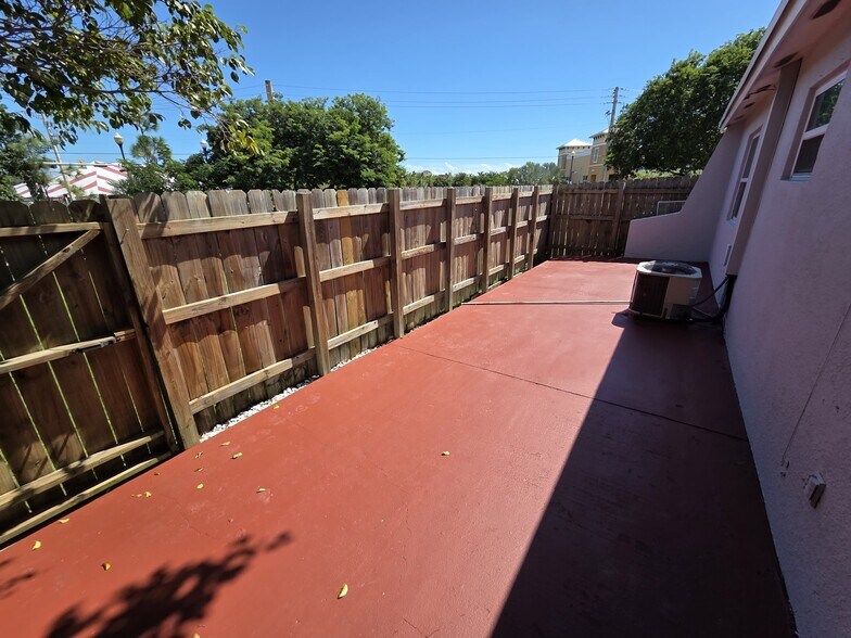 Building Photo - 20845 Grouper Dr