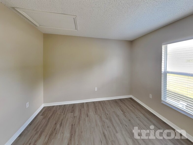 Building Photo - 938 Millenbeck Ave