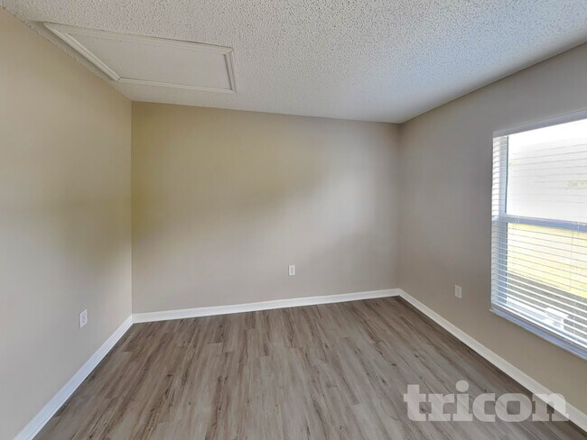 Building Photo - 938 Millenbeck Ave