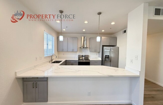 Building Photo - Updated 1,510 Sq Ft Belmont Condo Near Cal...