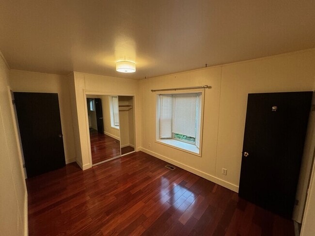 Building Photo - 9803 Rainier Ave S