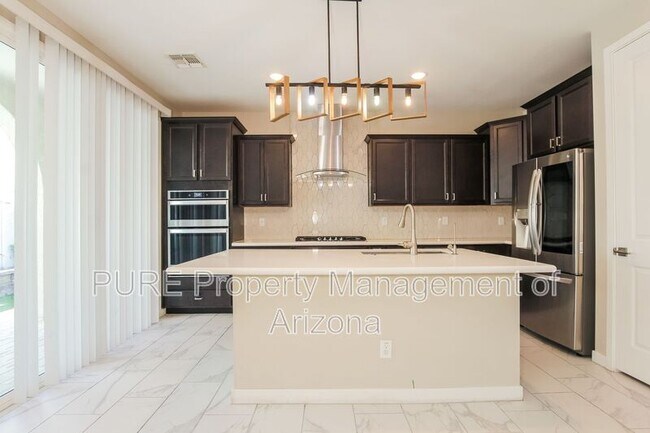 Building Photo - 852 W Park Ave