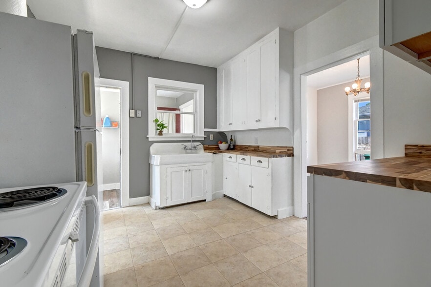 kitchen - 1405 S 3rd St