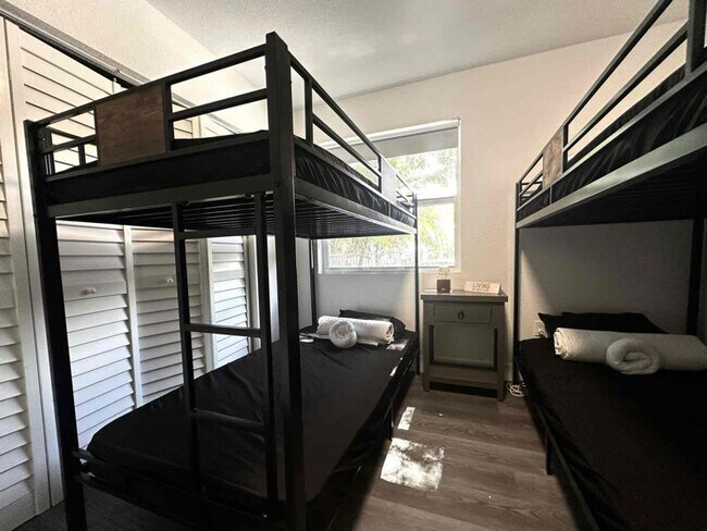 Building Photo - 21 SE 13th St