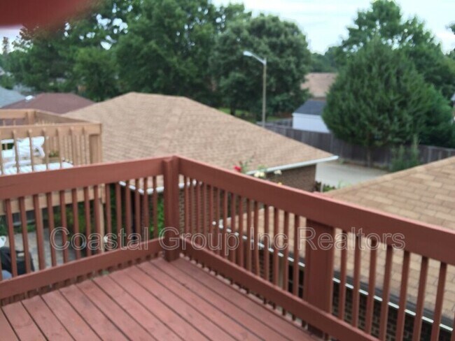 Building Photo - 1020 Colonial Meadows Way