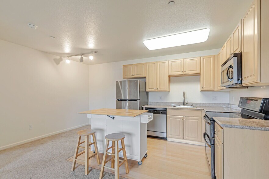 Building Photo - 3128 Loma Verde Dr
