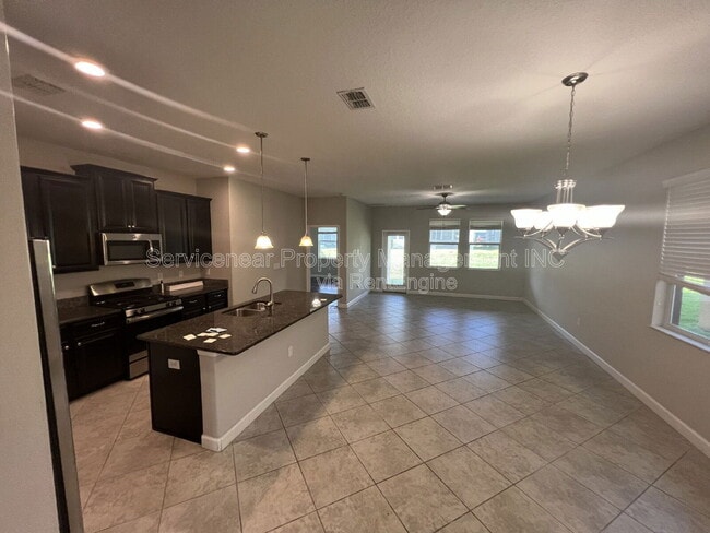 Building Photo - 939 Terra Vista St