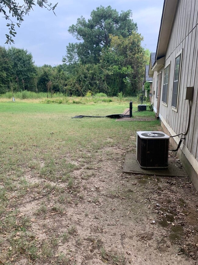 Building Photo - 3381 Cristil St