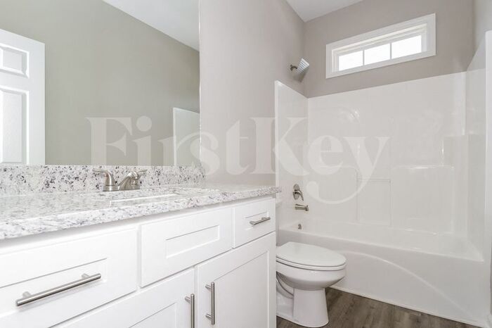 Building Photo - 724 Somersby Dr