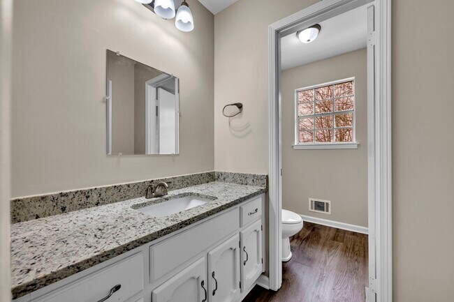 Building Photo - 5568 Spanish Trce