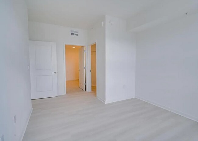 Building Photo - Top Floor Corner Unit – Brand New 3/2 Condo with Balcony in Millenia Park *** Only $1995/mo ***