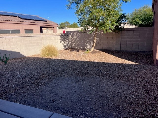 Building Photo - 2713 Desert Flowers Dr
