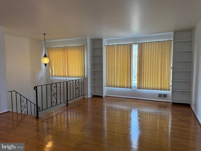 Building Photo - 4402 Sellman Rd