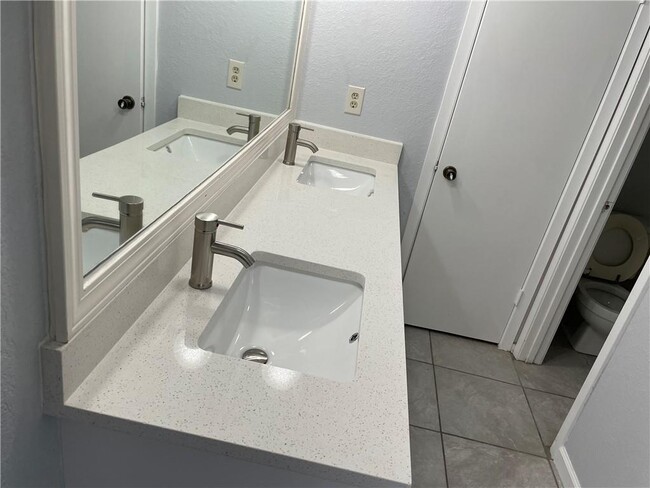 Building Photo - 8303 Gallatin Dr