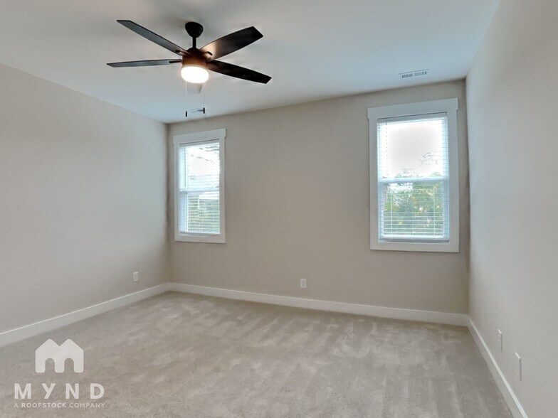 Building Photo - 907 East St