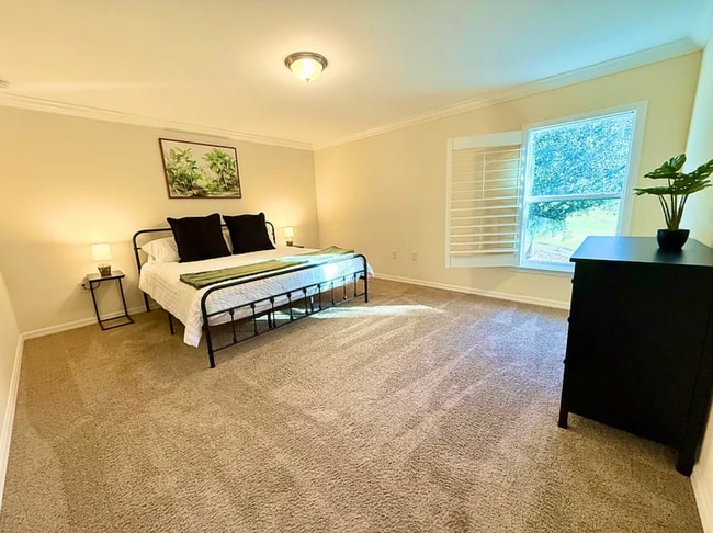 Building Photo - 12503 Laurel Cove Dr