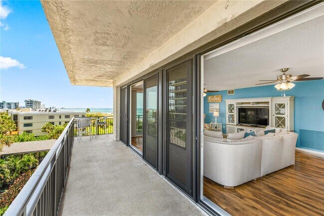 Building Photo - 7650 Bayshore Dr