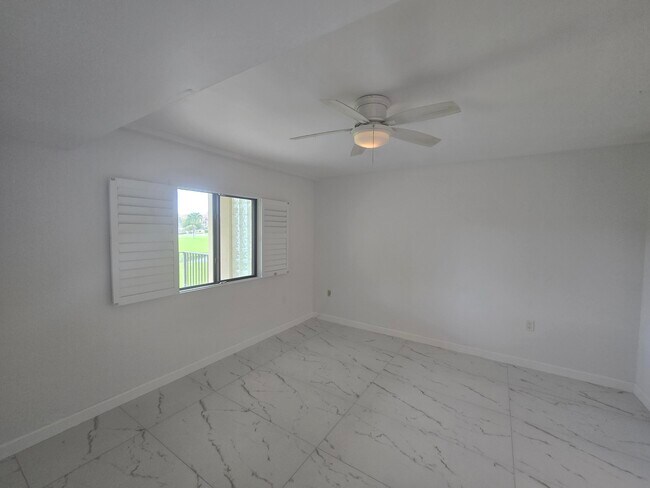 Building Photo - 901 Seafarer Cir