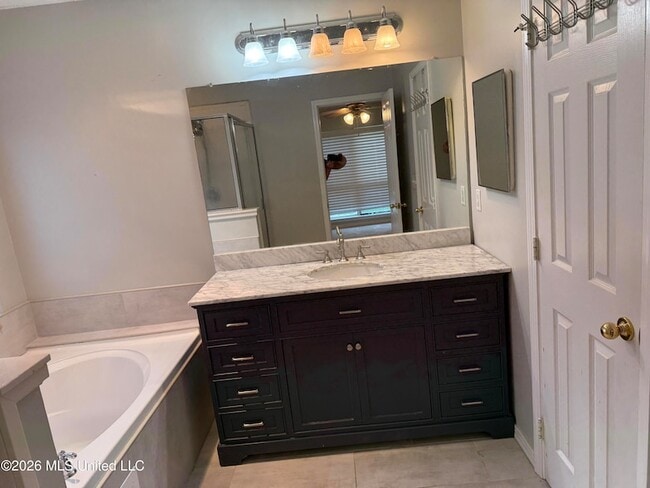 Building Photo - 11267 River Bend Dr
