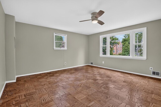 Building Photo - 9315 Linden Ave