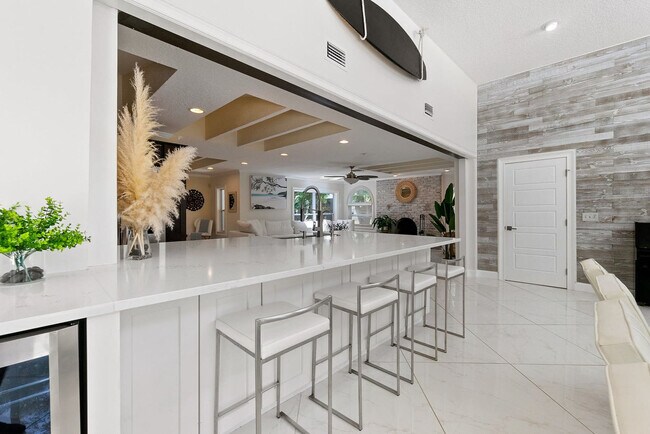 Building Photo - 501 Boating Club Rd