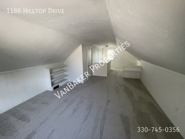 Building Photo - 1186 Hilltop Dr