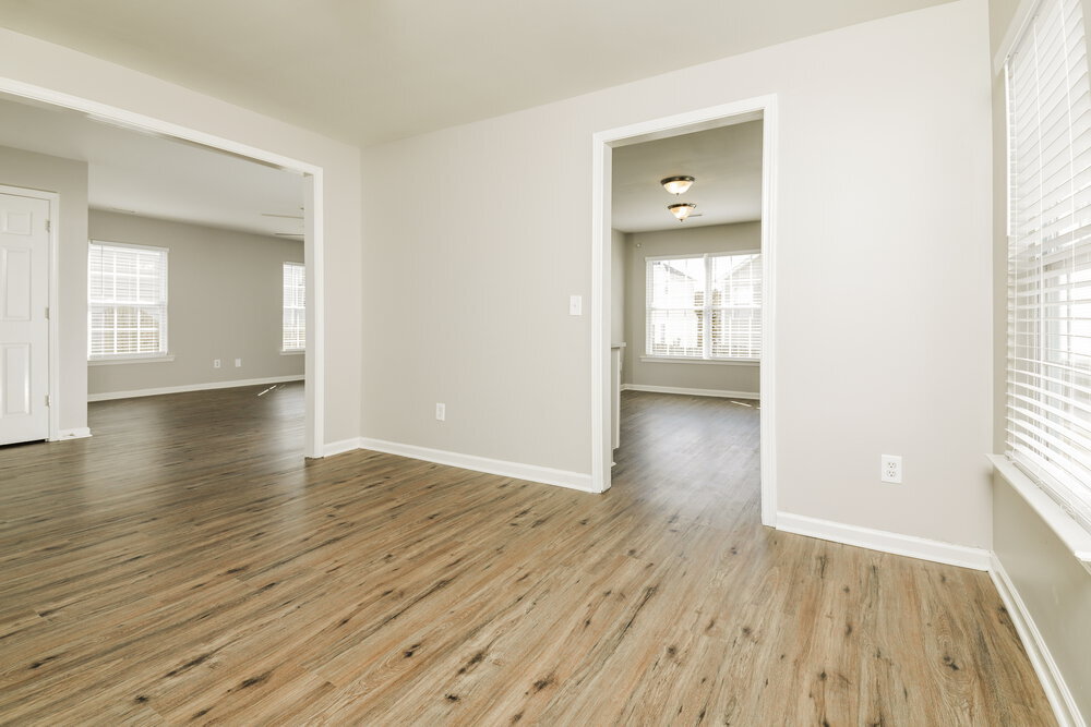 Building Photo - 1550 Pebble Ridge Dr