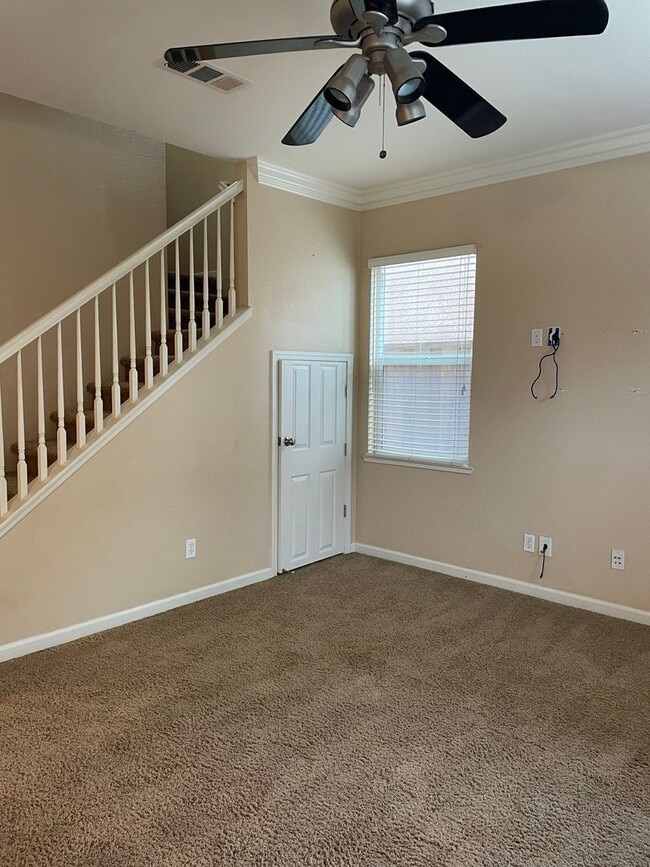 Building Photo - Beautiful 3 Bedroom Home in South Manteca – Prime Location!