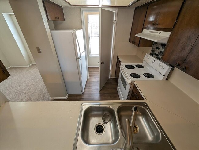 Building Photo - 400 Rawhide Loop
