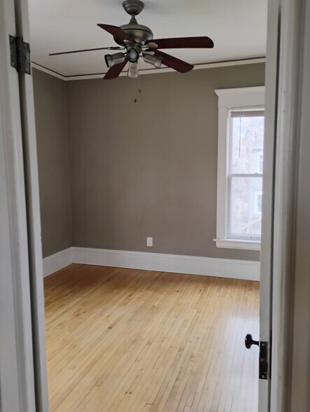 Building Photo - 1411 Girard Ave N