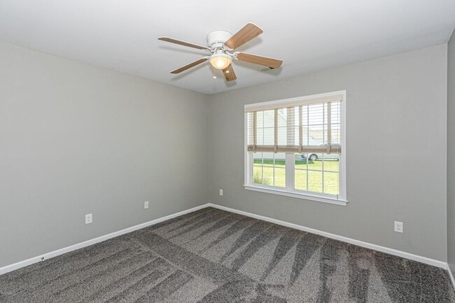 Building Photo - 223 Cherry Blossom Dr