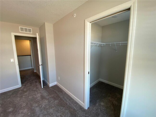 Building Photo - 188 Jean Avenue